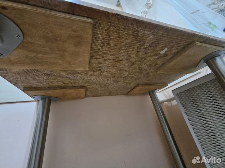 Кухонный стол