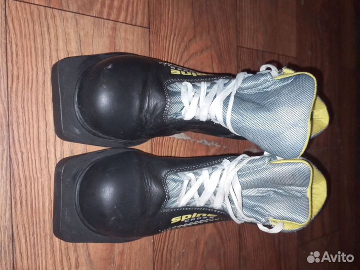 Лыжные ботинки