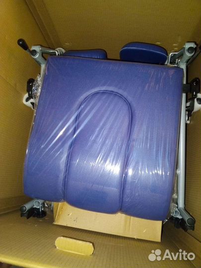 Инвалидная коляска с санитарным оснащением
