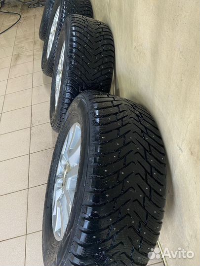 Nokian Tyres Hakkapeliitta 8 SUV 285/60 R18