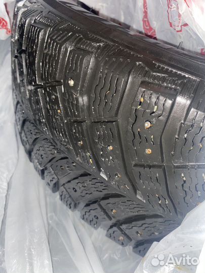 Michelin X-Ice North 4 205/55 R16