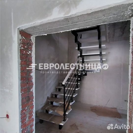 Лестница на двух косоурах