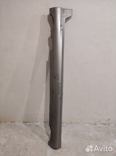 Накладка порога правого Volvo XC60 2008