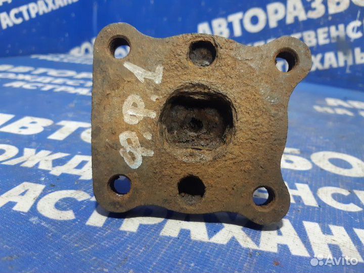 Цапфа Ford Focus 1 седан 2003