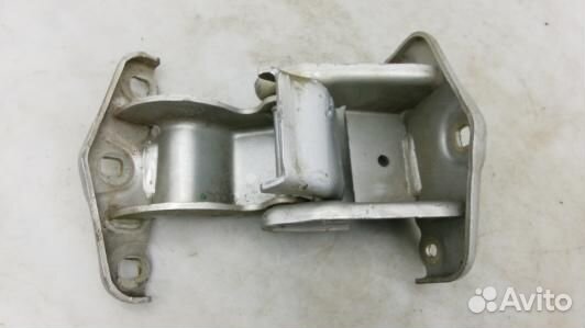 Петля двери распашной правой opel vivaro (90K21R90