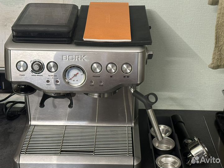 Кофемашина bork c 801
