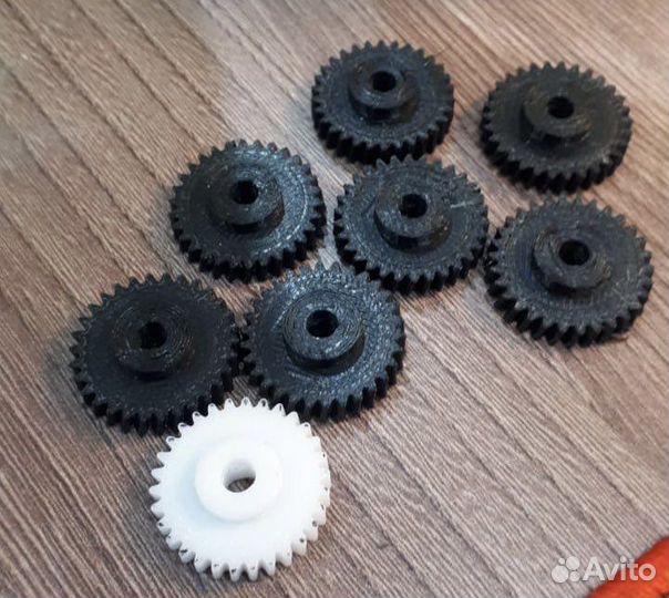 Шестерня привода зеркала Mazda