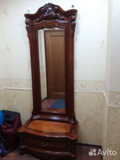 Зеркало в прихожую. В отличном состоянии