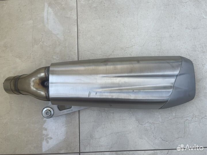 Глушитель от мотоцикла BMW S 1000 RR