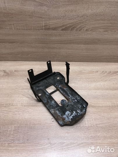 Крепление Аккумулятора Мерседес W221