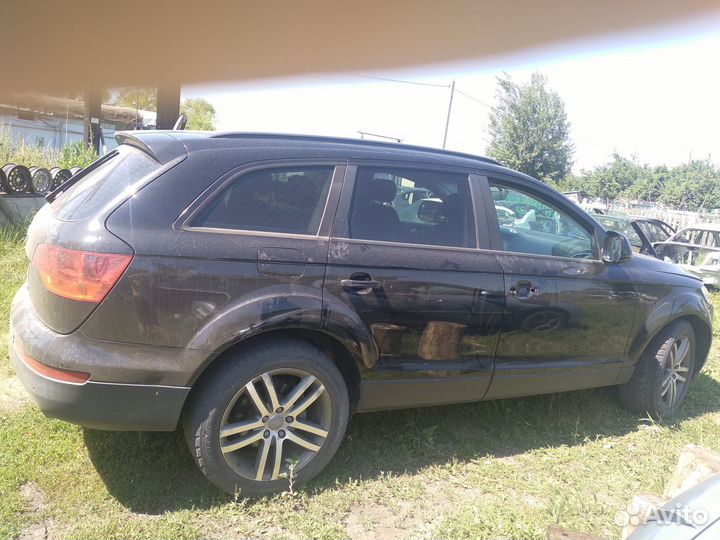Детали кузова Audi Q7