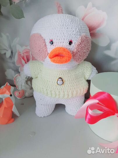 Плюшевый утенок