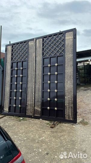 Кованные ворота и калитка в Гунибе