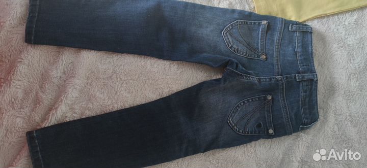 Джинсы и футболка