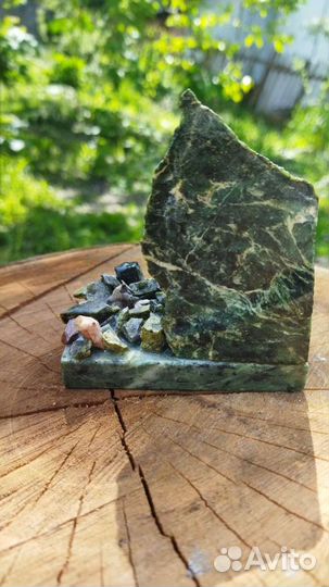 Сувенир из камня