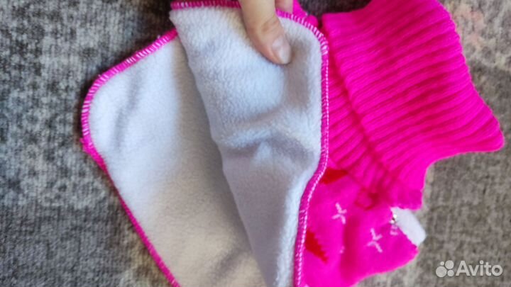 Зимний комплект шапка, манишка и варежки