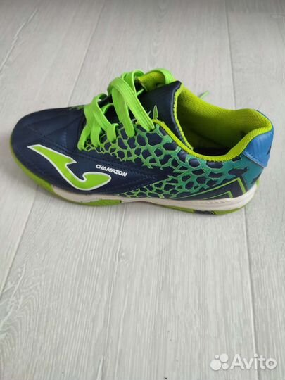 Футбольная обувь joma