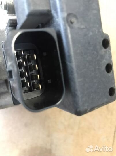 Моторчик блокировки моста Порше Кайен 958(1289)