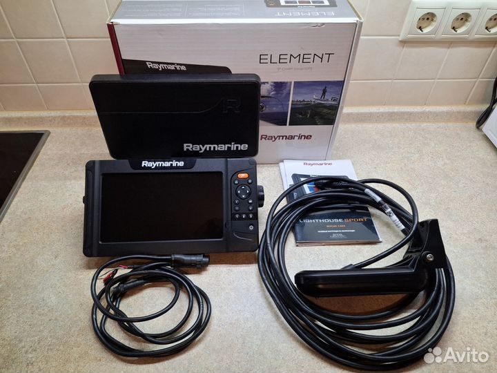 Эхолот Raymarine Element 9HV с датчиком HV-100 3D