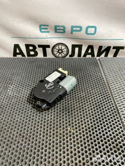 Моторчик люка Mercedes-Benz Gle-Class W166 2.1