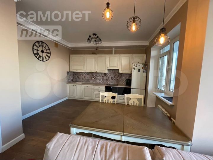 3-к. квартира, 105 м², 5/17 эт.