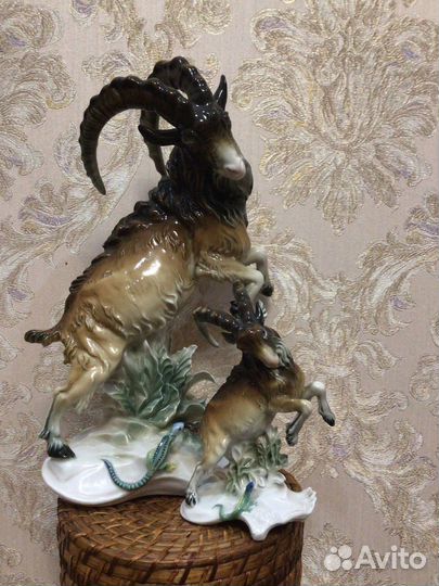 Статуэтка Козел с ящрицей Karl Ens Германия