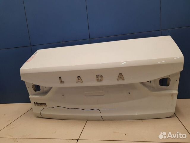 Крышка багажника LADA Vesta 2015