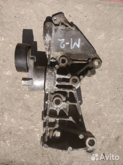 Кронштейн генератора Renault Megan2 Scenic2 K4M