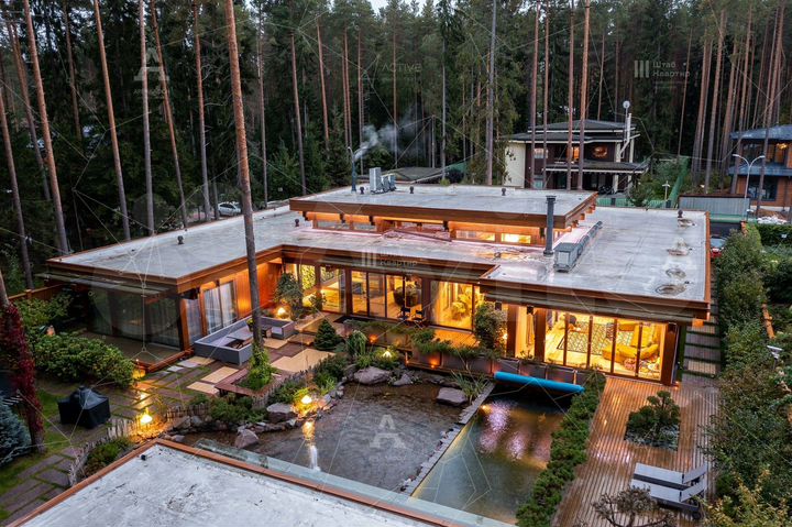 Дом 378 м² на участке 35,7 сот.