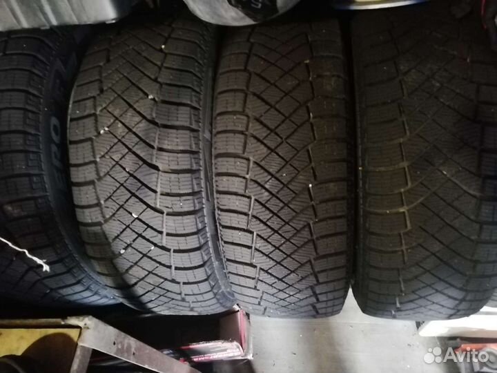 Pirelli Ice Zero 205/55 R16