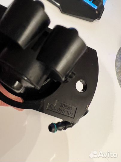 Форсунка омывателя фары правая левая Audi Q7