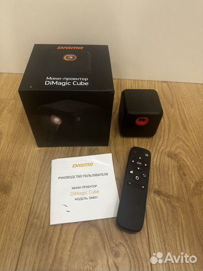 Мини-проектор Digma Cube