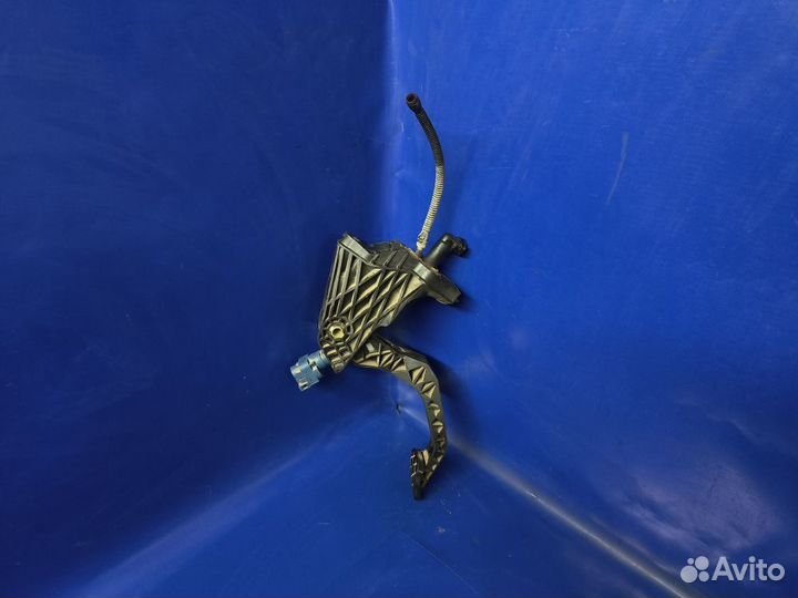 Цилиндр сцепления главный Volkswagen Polo V