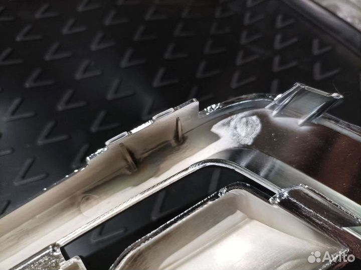 Решетка радиатора Toyota Land Cruiser 200, 07-11