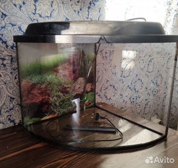 Аквариум угловой