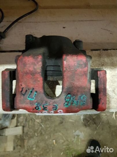 Суппорт передний правый Bmw Е38