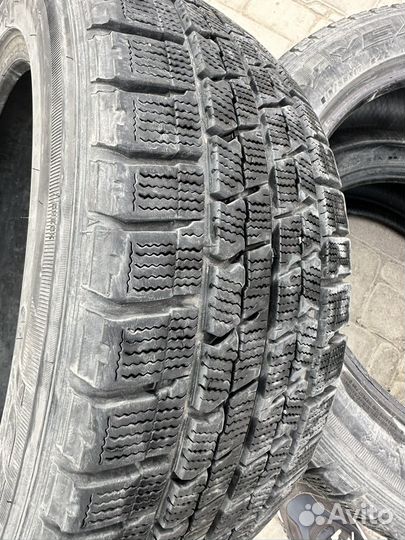 Goodyear Ice Navi Zea II 215/55 R17 94W