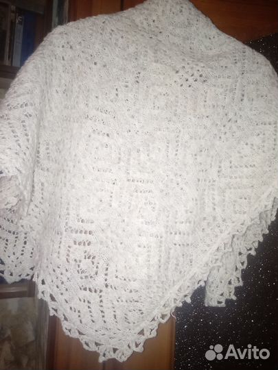 Теплый шерстяной ажурный платок