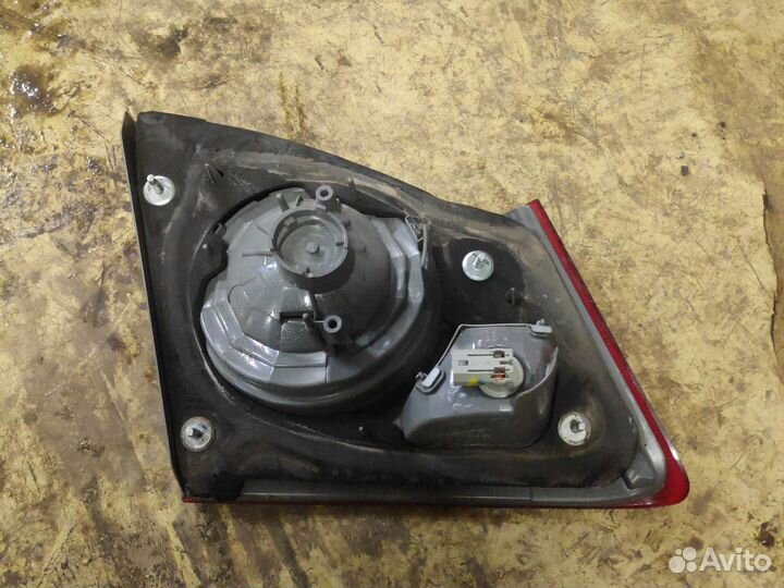 Фонарь задний правый внутренний Honda Civic