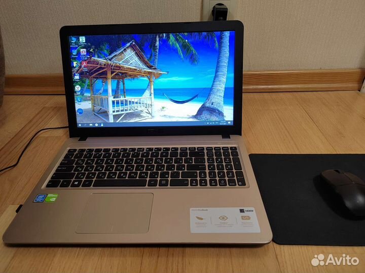 Asus vivobook 15, 4ядра, SSD, GeForce 2gb