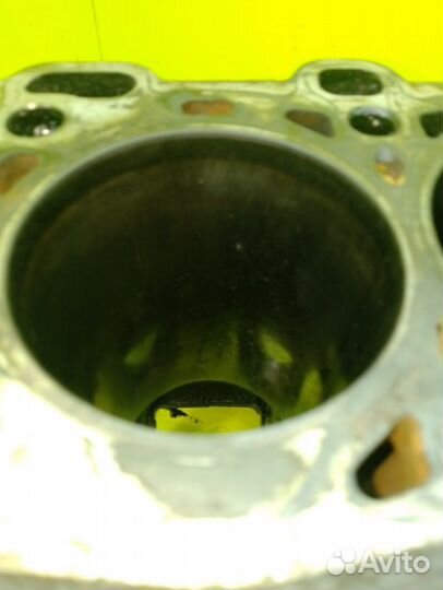 Блок цилиндров Mazda Bongo SS28M R2 1999