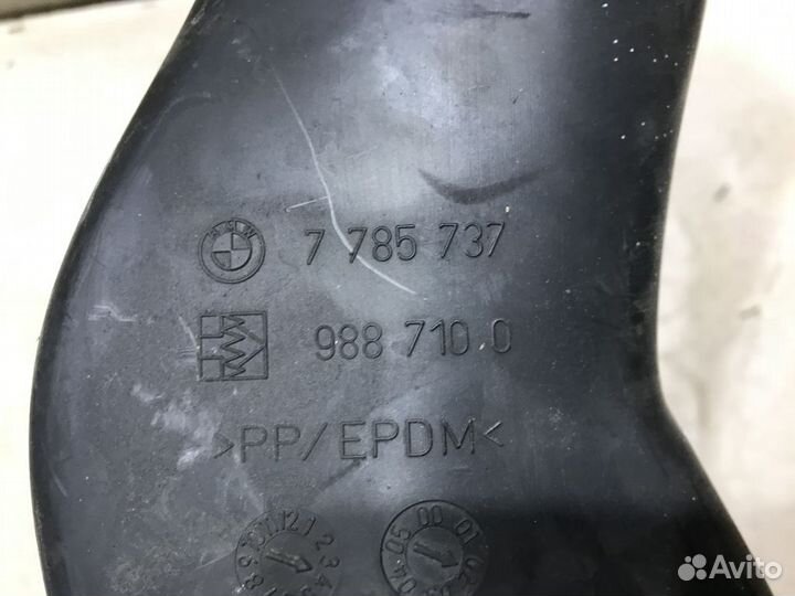 13717785737 Патрубок воздуховода BMW X5 E53