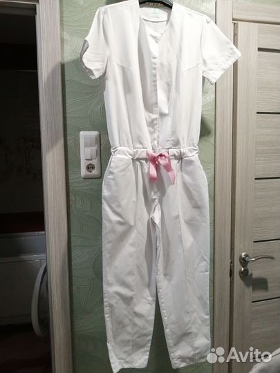 Медицинский костюм женский
