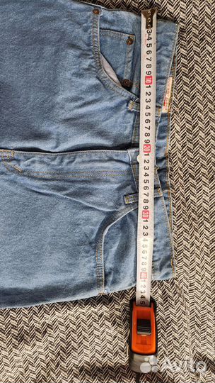 Джинсы levis