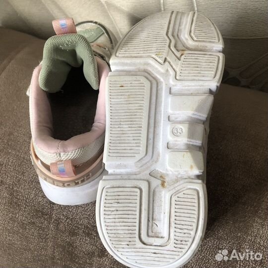 Кроссовки для девочки