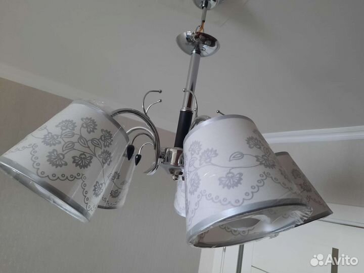 Люстра потолочная новая