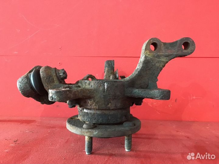 Кулак передний левый Toyota Rav 4 2 SUV 1azfe 2.0L