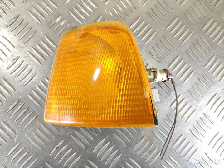 Поворотник левый Audi 80/90 1986 1991