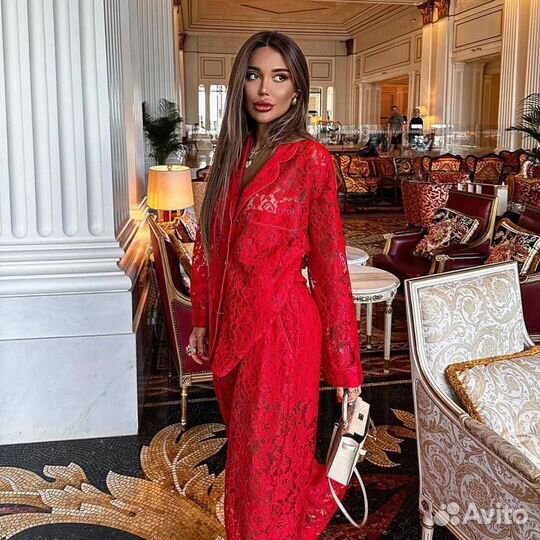 Стильный женский костюм