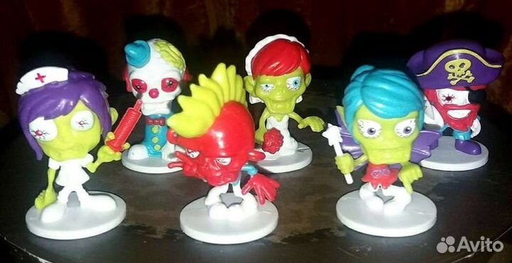 Фигурки миньоны и свитбокс зомбаки